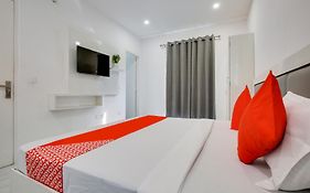Hotel O Sky White House